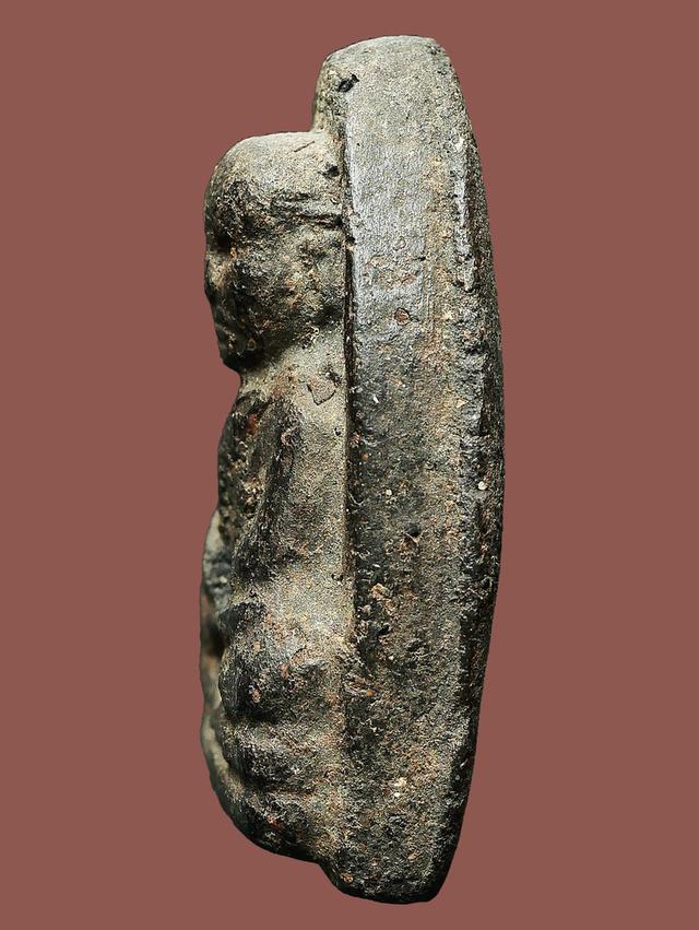 หลวงปู่ทวดเนื้อว่าน วัดช้างให้ รุ่นแรก ปี ๒๔๙๗ พิมพ์ใหญ่ไหล่จุด-หัวขีด....เก่าๆ รูปที่ 5