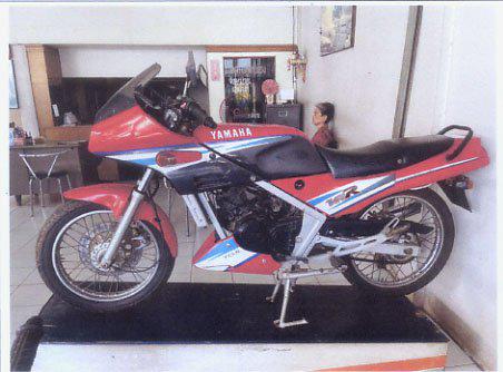 1995 Yamaha vr150