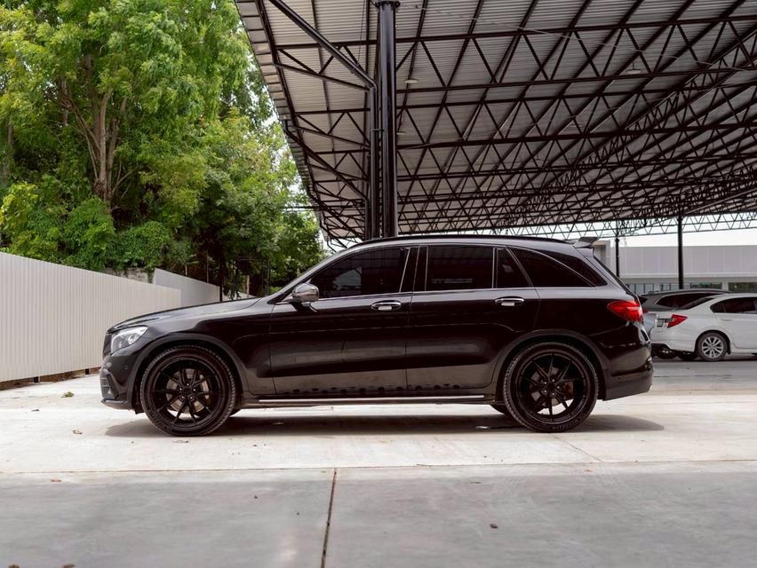 Mercedes Benz GLC 250d 4Matic AMG ปีจด 2017