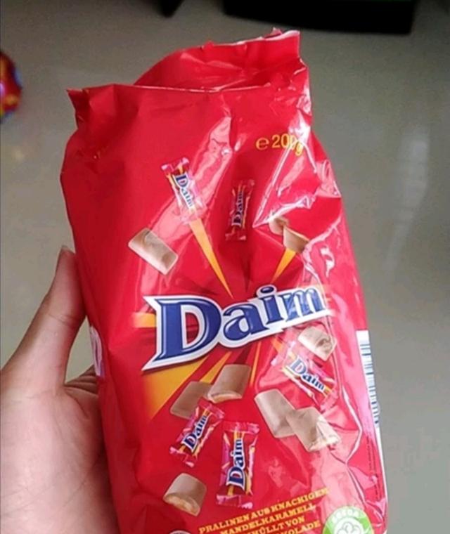 Daim Caramel Chocolate  200g.  1