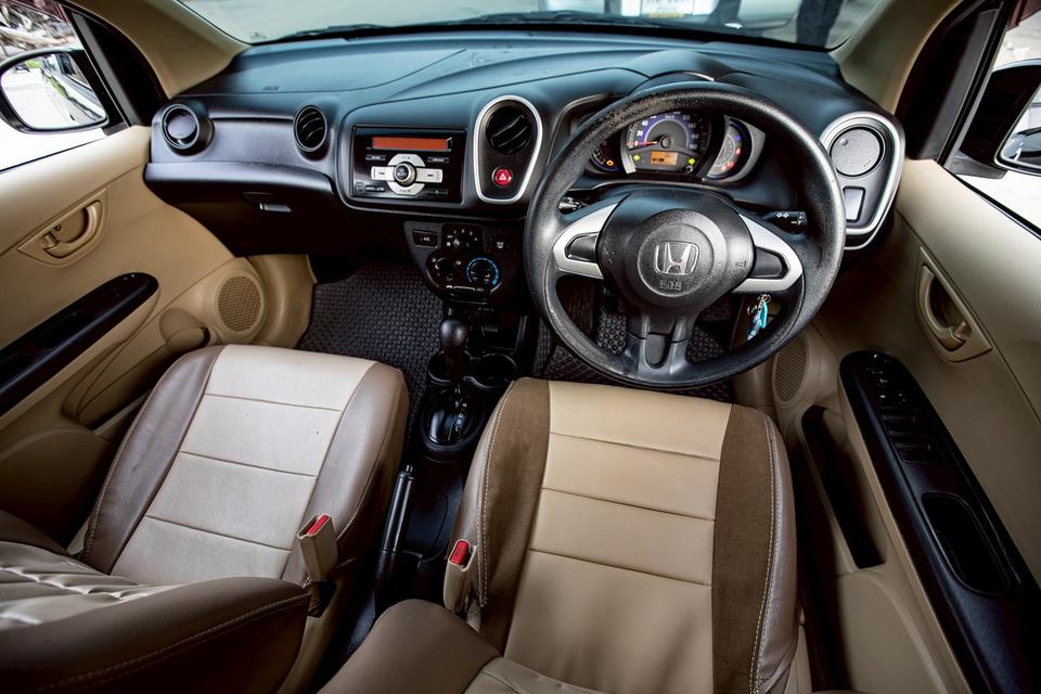 Honda Mobilio 1.5V ปี 2015 สีดำ 7 ที่นั่ง เกียร์ Auto 17