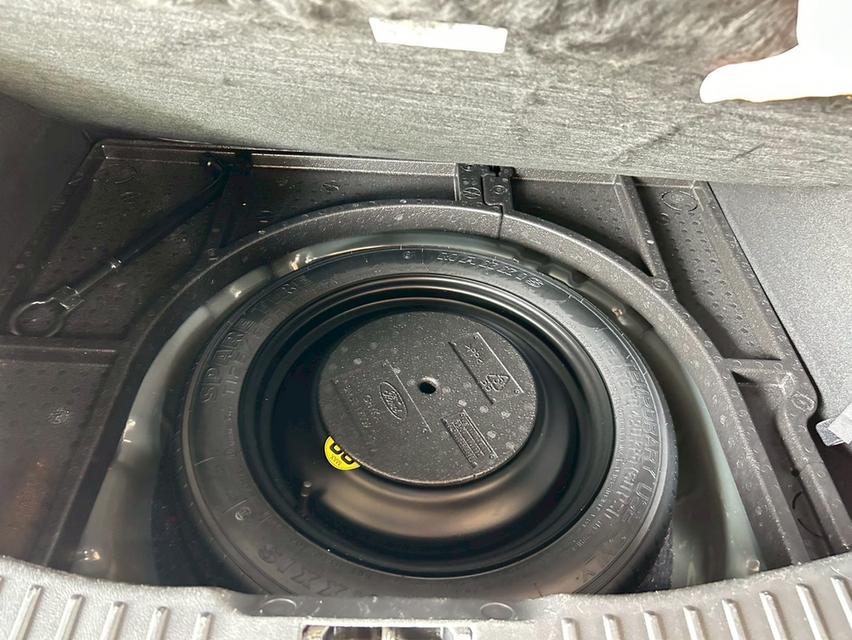 Ford Focus 2.0 S Hatchback AT ปี 2013 18
