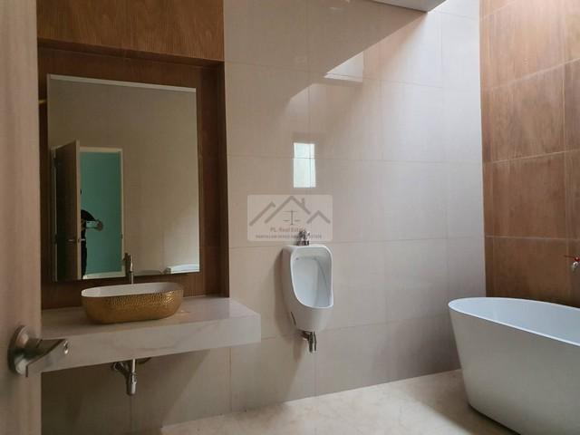 ให้เช่า Pool Villa 3 ชั้น Modern Luxury 250 ตรว. สุขุมวิท 62 มี Roof Top และสระว่ายน้ำกลางบ้าน ใกล้ทางด่วน 2 สาย, ใกล้ B 8