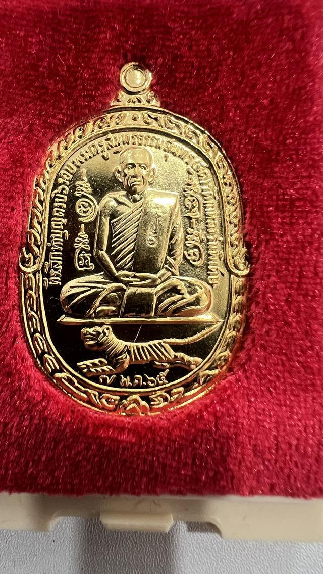 หลวงพ่อสุด วัดกาหลง สมุทรสาคร