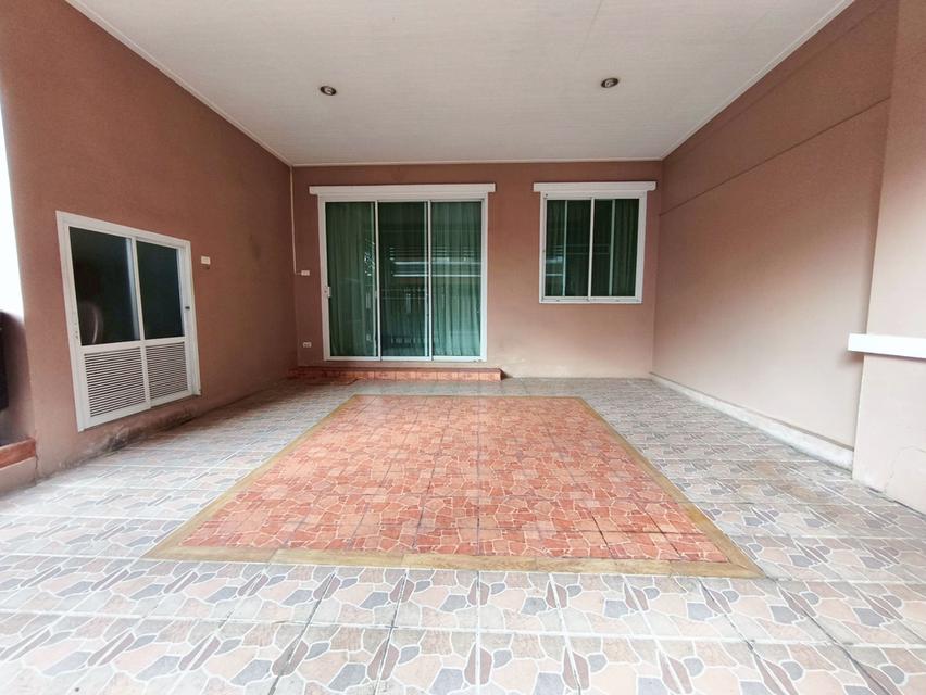 ขายทาวน์โฮม 3 ชั้น สไตล์บ้านเดี่ยว หลังมุม ทำเลศักยภาพ 4