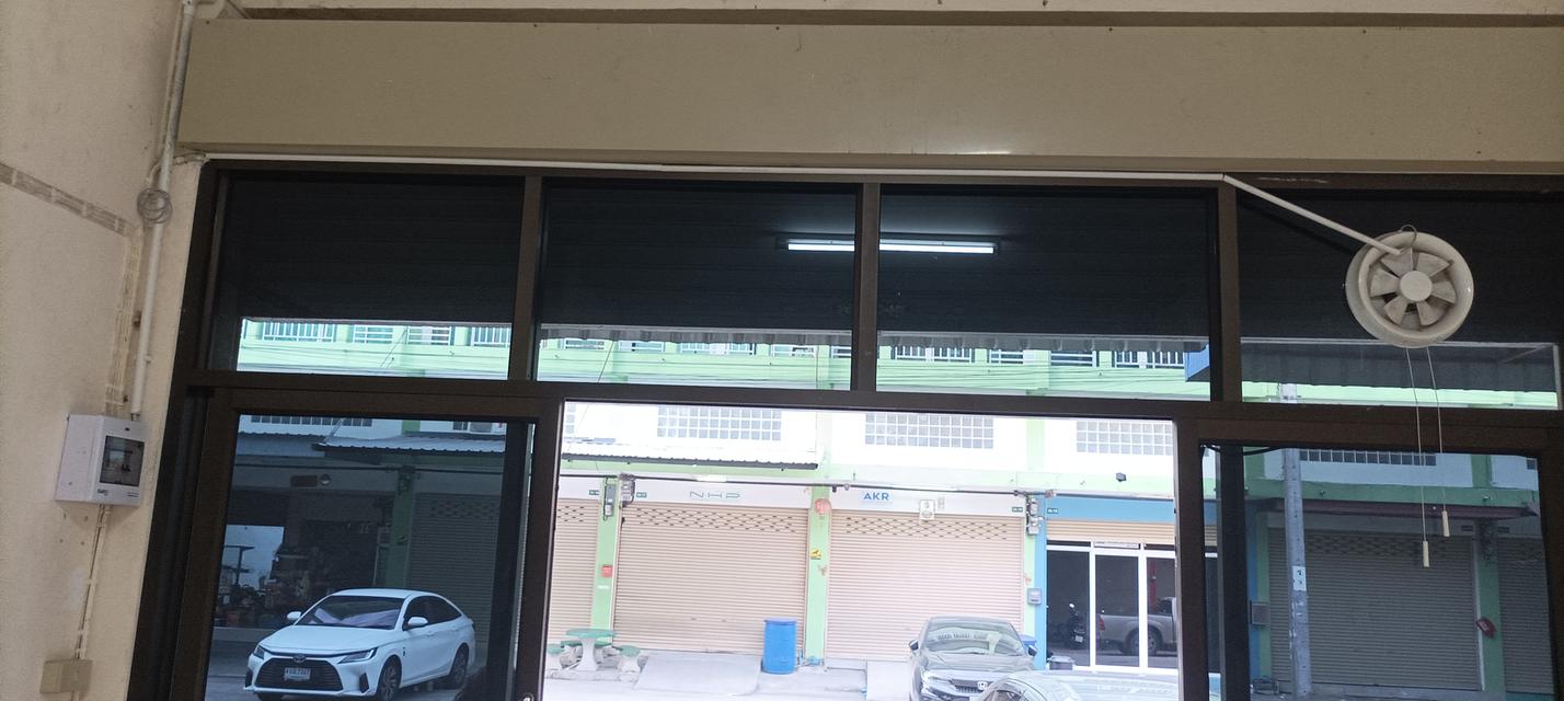 ขายตึกแถว 3.5 ชั้น มีชั้นลอยถนนกว้าง 18 เมตร ติดถนนซอยเทียนทะเล 20 ทำเลดี มีที่จอดรถ เหมาะเปิดร้านค้า เปิดบริษัท หรือ ที่พักอาศัย พร้อมโอน 7