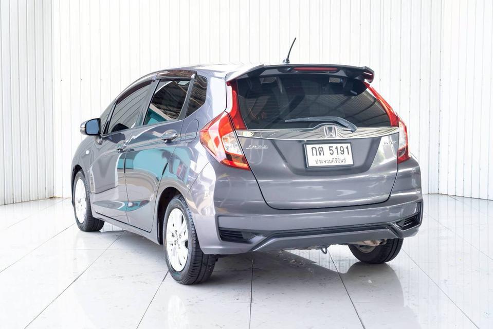 HONDA JAZZ 1.5 i-VTEC V+ ปี 2017 สีเทา โฉม ปี14-ปัจจุบัน รูปที่ 6