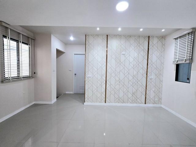 ขายบ้านแฝด The Plant ศรีนครินทร์-เทพารักษ์ บ้าน และ ออฟฟิศ พร้อมอยู่ 3