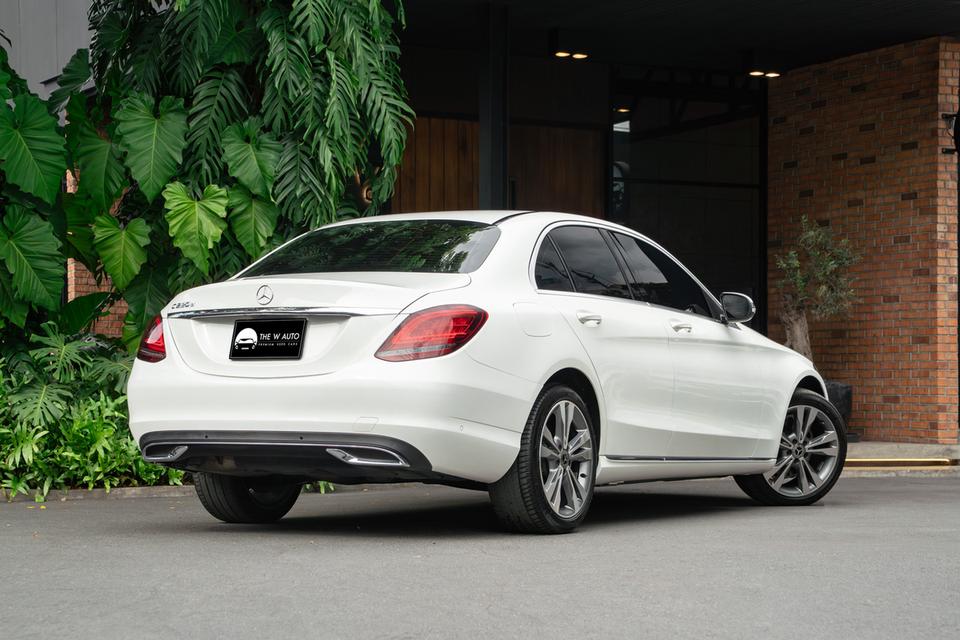 “Mercedes-Benz C220d Avantgarde” ปี 2020