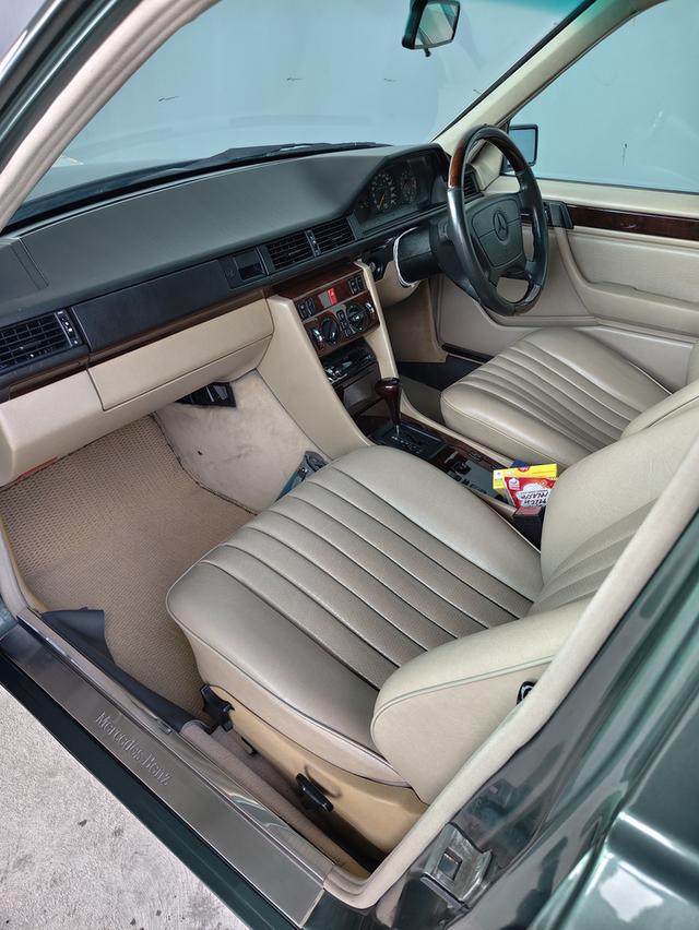 Mercedes Benz w124 e200 โค๊ด C ปี1995 ออโต้ ไม่แก๊ส ภาษี69 พร้อมใช้งาน จัดทรงมาแล้ว หล่อๆ ล้อ+ยางใหม่ 18" สนใจโทร 0983542445 ครับ รูปที่ 11