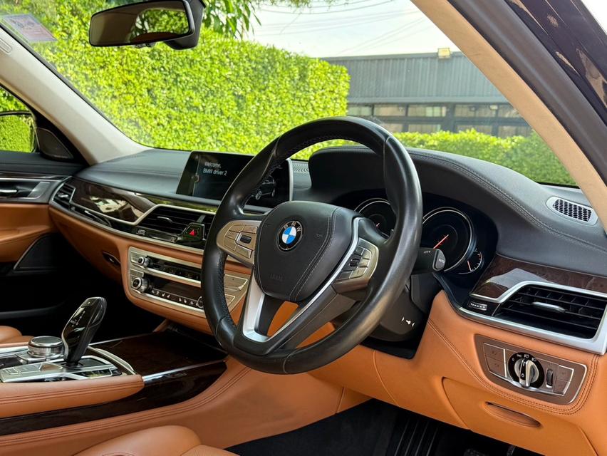 2017 BMW SERIES7 740LI G12 รถมือเดียวออกป้ายแดง รถวิ่งน้อย เข้าศูนย์ทุกระยะ ไม่เคยมีอุบัติเหตุครับ 9