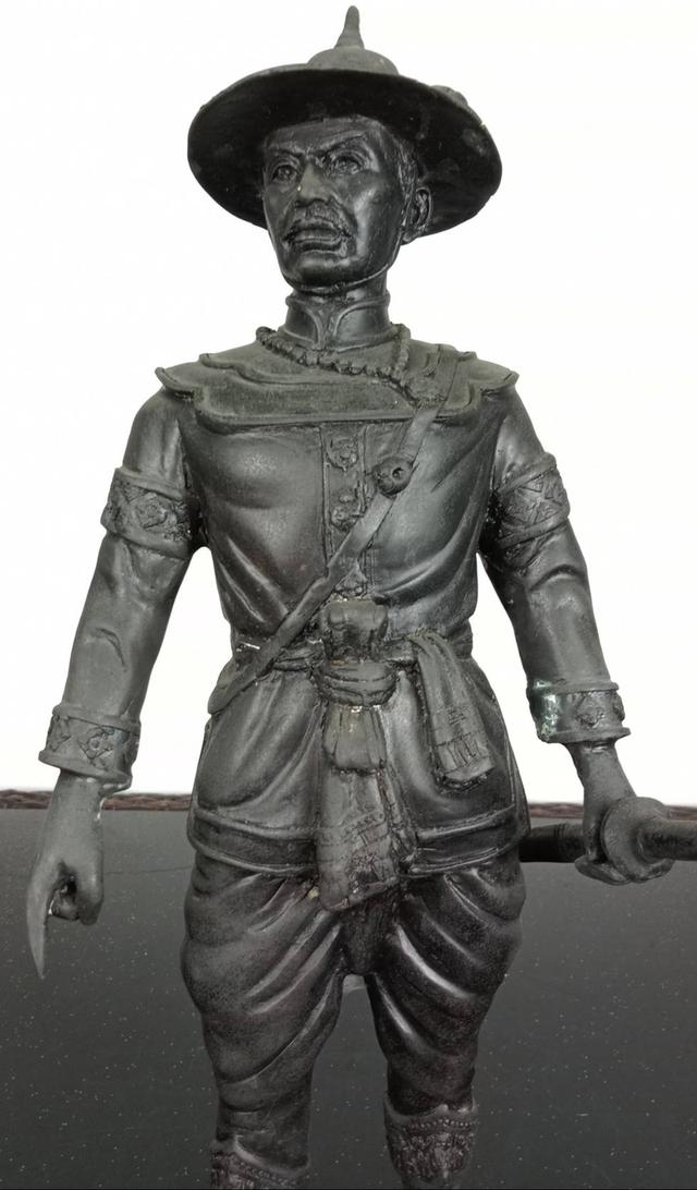 609.พระบรมรูปหล่อสมเด็จพระเจ้าตากสินมหาราช ทรงยืน