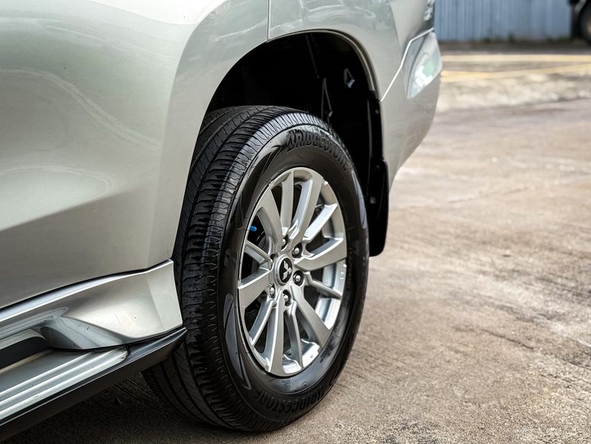 Mitsubishi Pajero 2.4GT ปี16 17