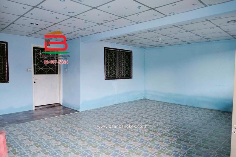 ทาวน์เฮาส์ 1 ชั้น หมู่บ้าน อาสาเฮ้าส์ 5 เนื้อที่ 18 ตรว. ใกล้โรงเรียนราชวินิต นนทบุรี ถนนบางใหญ่-บางคูลัด ตำบลบางใหญ่ อำเภอบางใหญ่ จังหวัดนนทบุรี