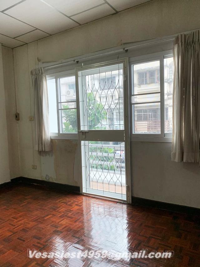 ทาวน์เฮ้าส์ 3ื ชั้น หมู่บ้านเกษรา คลาสสิคโฮม เสรีไทย 10