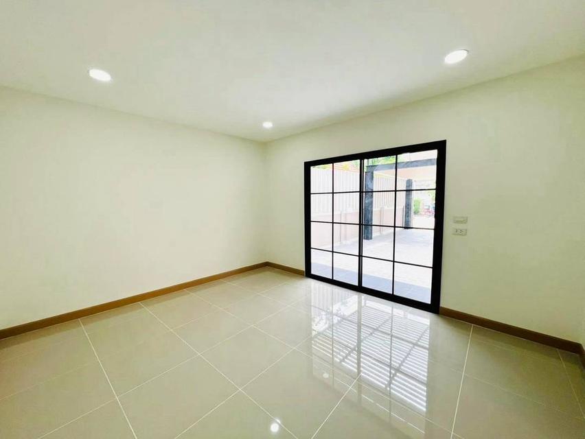 หมู่บ้านพฤกษาวิลเลจ 5 ทำเลวงแหวน - รัตนาธิเบศร์ บ้านเดี่ยว 2 ชั้น ถนนเมนโครงการ ตกแต่งใหม่ 13