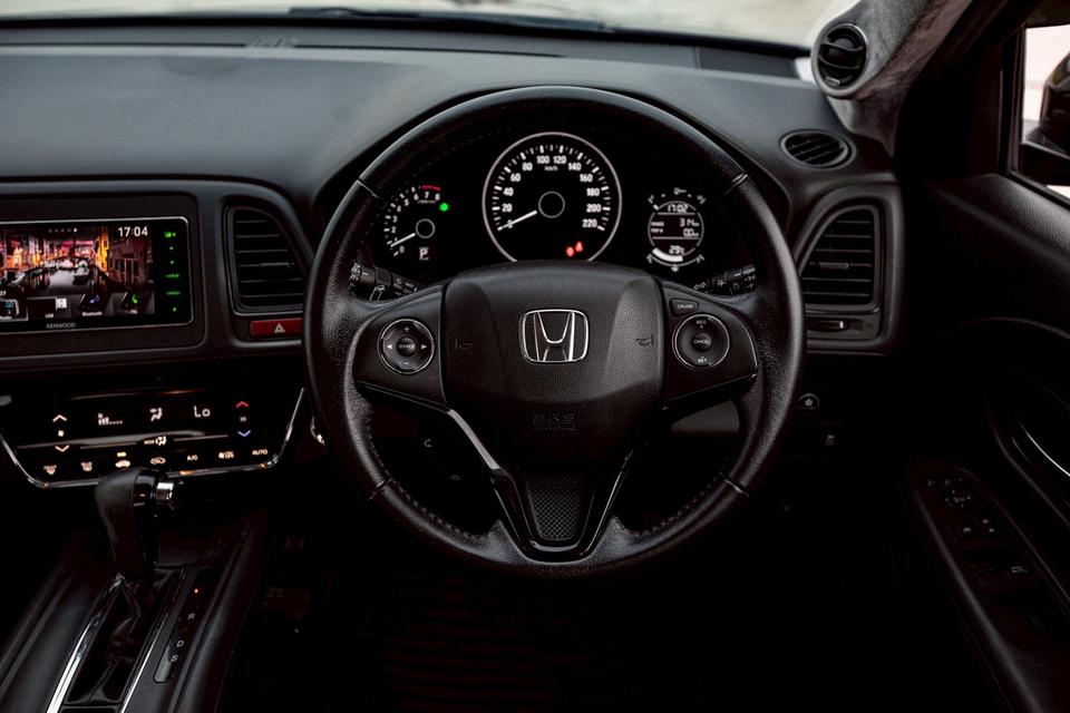 Honda Hrv 1.8E limited ปี 2017 มือเดียวป้ายแดง เบาะไฟฟ้า สีเทา  14