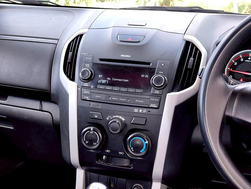  ISUZU D-max Space Cab 1.9L M/T  ปี 2019 16