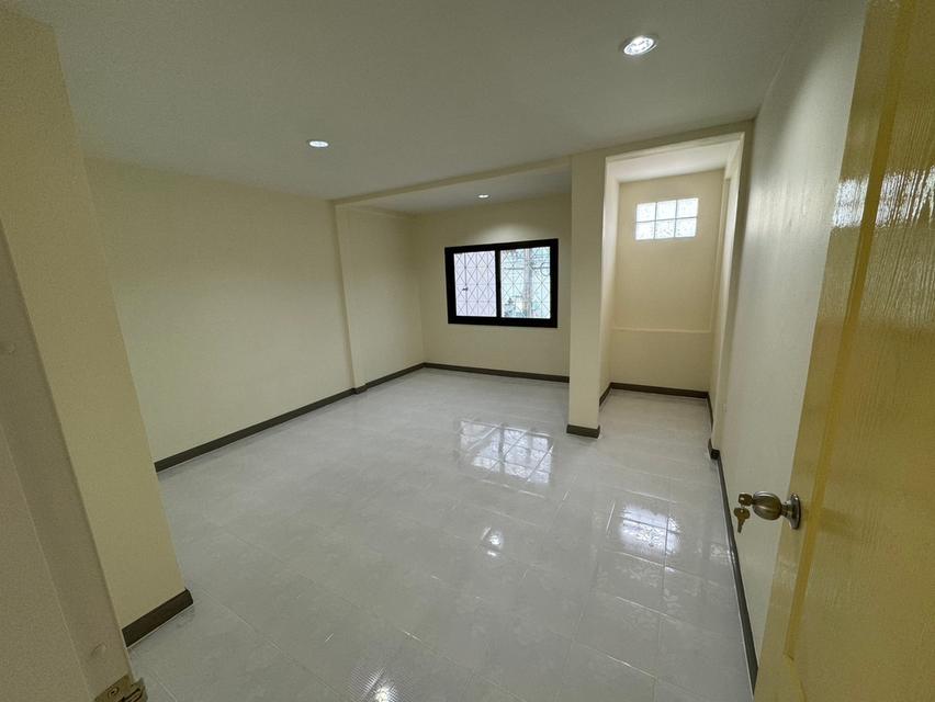 บ้านทาวเฮาส์ ซอยนวลจันทร์ 13 3