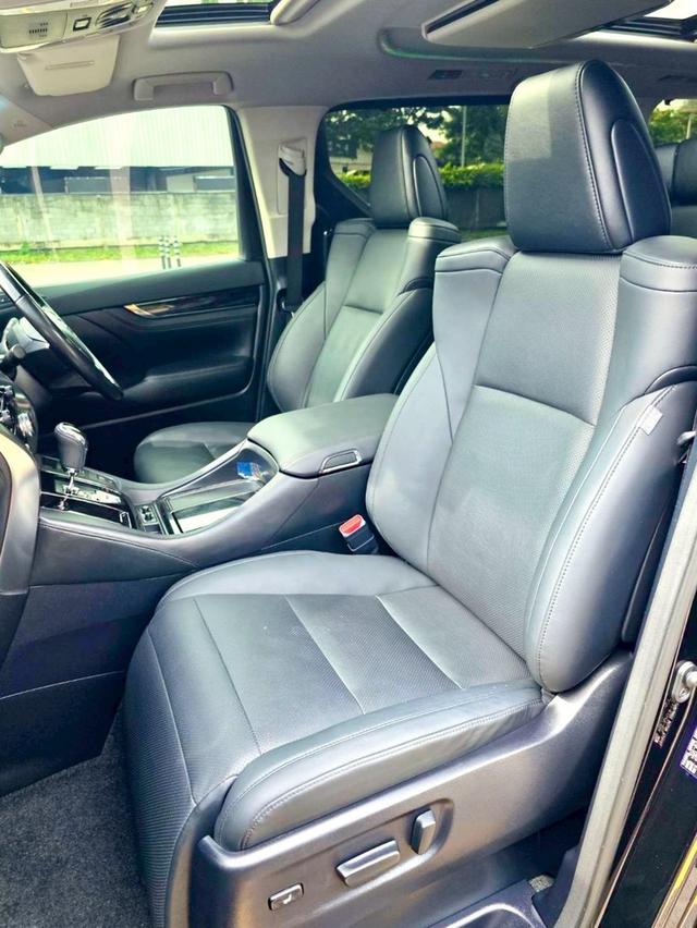 Toyota ALPHARD 2.5SC PACKAGE สีดำ ปี 2022 ไมล์ 55,000 กม.  9