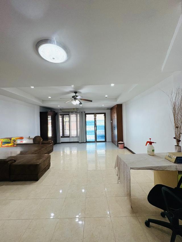 ให้เช่าทาวน์เฮาส์คู้บอน 50 หมู่บ้านพัฒนาสิริ รามอินทรา 3