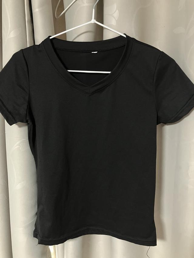 เสื้อยืดแขนสั้น