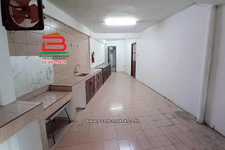 บ้านเดี่ยว เนื้อที่ 105 ตร.ว. หมู่บ้านอยู่เย็น 2 (ซอยรามอินทรา 34 แยก 15) ถนนรามอินทรา แขวงท่าแร้ง เขตบางเขน 6