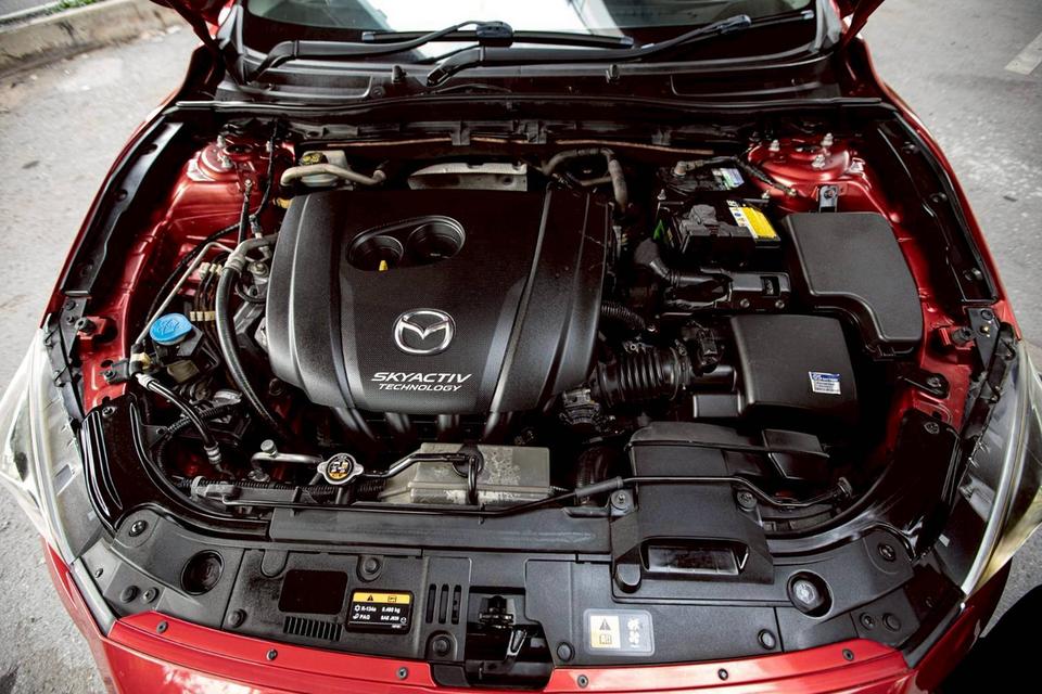 Mazda3 Skyactiv 2.0S ปี 2015 สีแดง 17