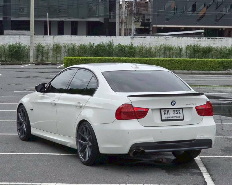 รหัสรถ QT352 🇩🇪 BMW 320D M Sport ดีเซล (E90) ปี 2010 LCI สีขาว 4