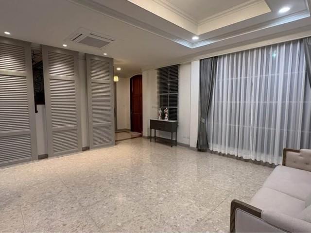 ให้เช่าบ้านเดี่ยวตกแต่งสวยหรู โกลเด้นนครา 100 ตร.ว 350 ตร.ม ถนนอ่อนนุช65 แอร์เฟอร์นิเจอร์ครบ มี3นอน4น้ำ 2 ห้องอเนกประสงค 5