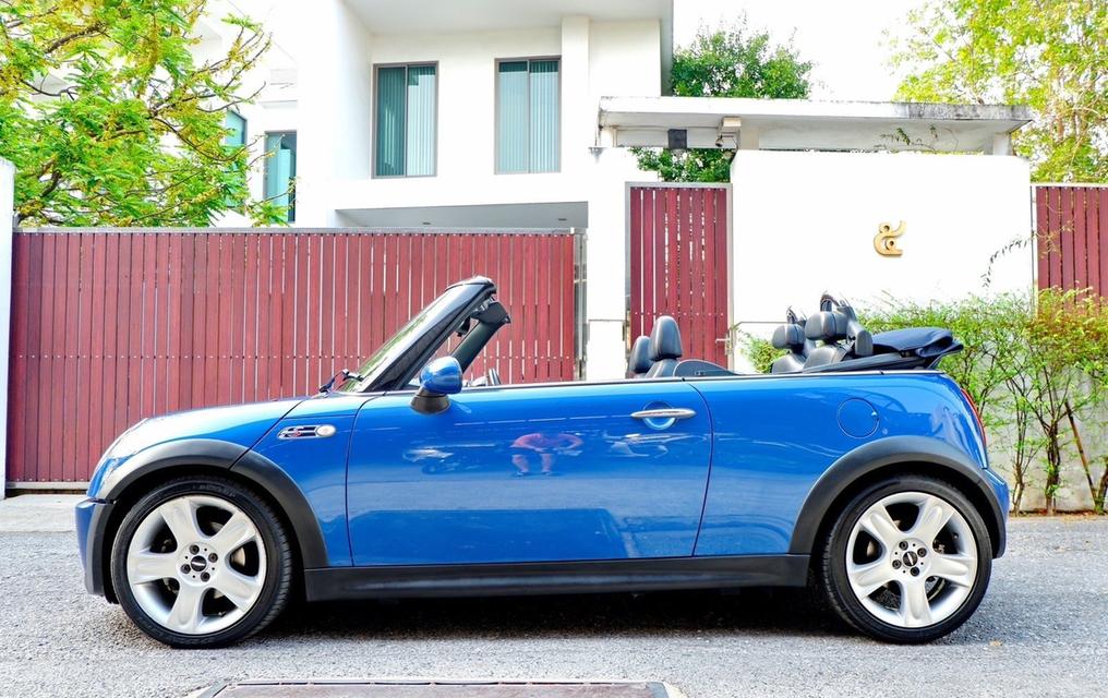 Mini Cooper S convertible ปี 2005 ไมล์ 25,000 km.