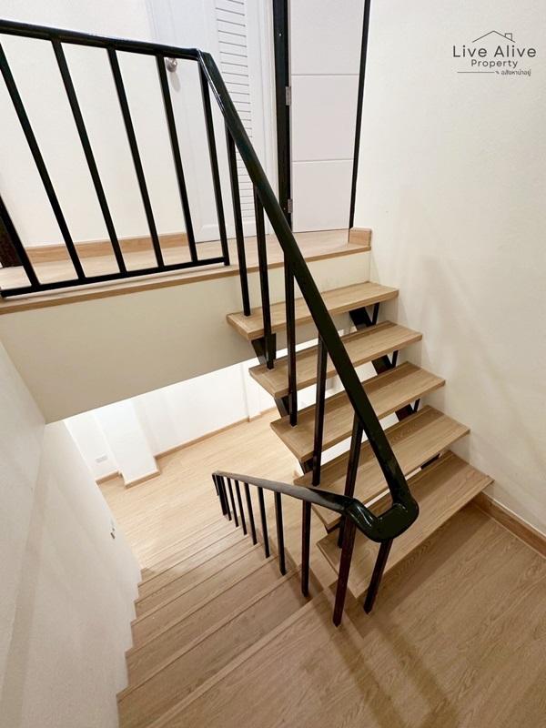 ขายทาวน์เฮาส์ 2 ชั้น NexHaus44 ปากซอยอ่อนนุช 44 เดินทางเข้าโซนทองหล่อ พระราม 9 รีโนเวทใหม่ทั้งหลัง พร้อมเข้าอยู่ โทร 085-826-6936 5