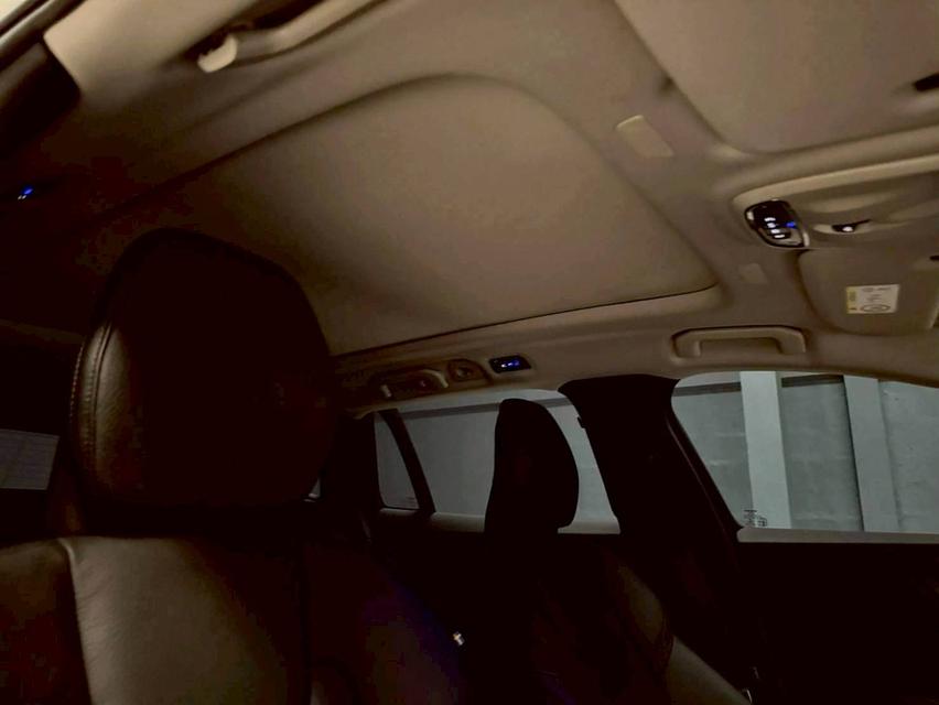 Volvo V60 T8 Inscription 4WD Wagon ปี 2020 15