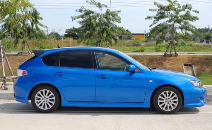 Subaru Impreza สีน้ำเงิน 2