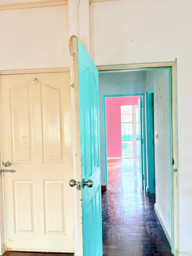 ชื่อหมู่บ้านชัยพฤกษ์รังสิต คลอง2(Land & House) ถนนฟ้าคราม  บ้านเดี่ยวเนื้อที่ 72 ตารางวาพื้นที่ใช้สอย133 ตารางเมตร 4ห้องนอน 3ห้องน้ำ 1ห้องรับแขก 10