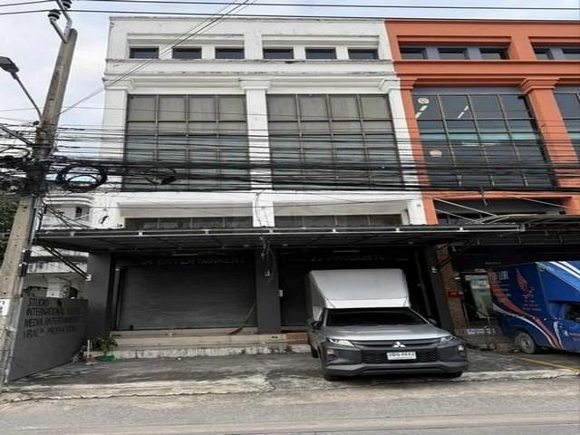 PB5751 ให้เช่าตึกแถว 2 คูหา ซอยศรีนครินทร์ 24 ใกล้ สถานีรถไฟฟ้ากลันตัน