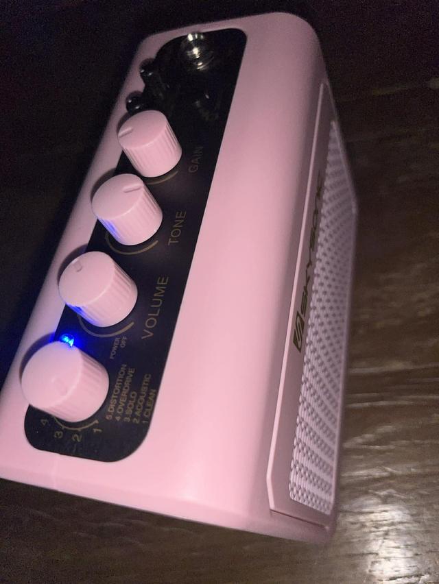 กีต้าร์ไฟฟ้า daisy jeni พร้อมกระเป๋ามือสอง แอมป์skysonic eg10pro มือสอง สภาพดี รูปที่ 2