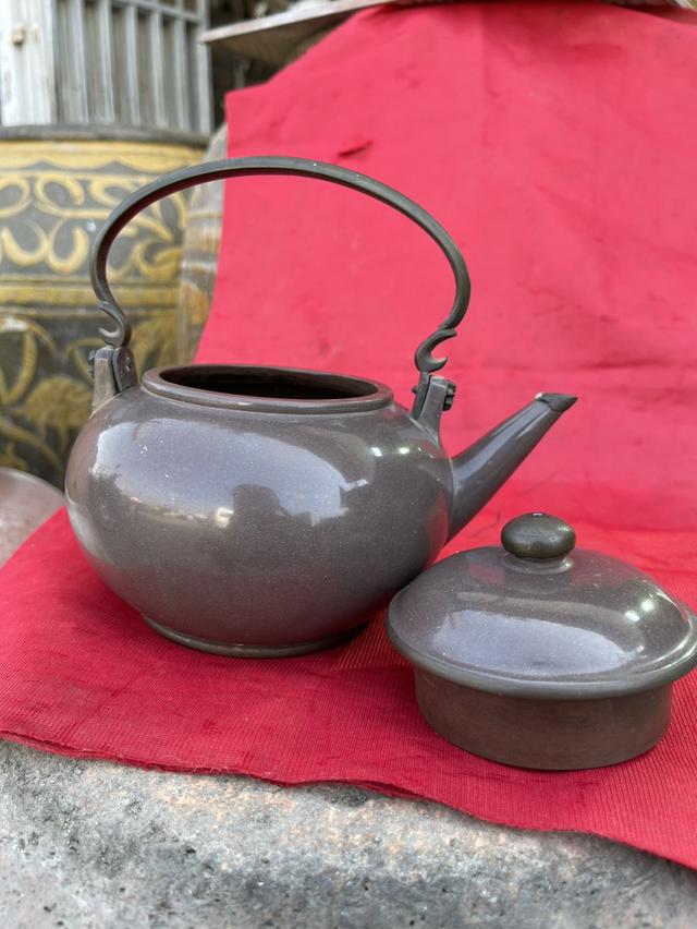 ปั้นชาอี๋ซิง กาน้ำชาดินเผาโบราณ ผิวขัดมัน สีดำ ใบใหญ่ ป้านชาอี๋ซิง ป้านชาเก่า