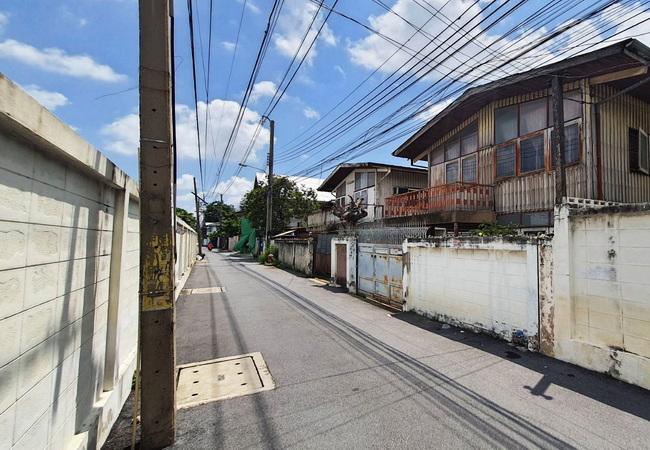 ขายและให้เช่าบ้าน ถนนจรัญสนิทวงศ์ ซอย 50/1 เนื้อที่ 116 ตร.ว. ทำเลดี 2