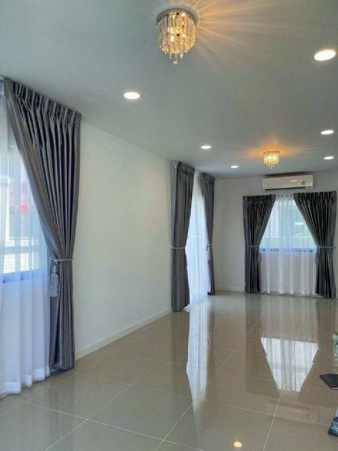 พร้อมเฟอร์ บางเสาธง บางบ่อ 3นอน ให้เช่าบ้านเดี่ยวหรู 2ชั้น 64ตร.วา. 254ตร.ม. รพ.บางนา 2 1.9กม. 3น้ำ บางนาการ์เค้น ABACบา 6