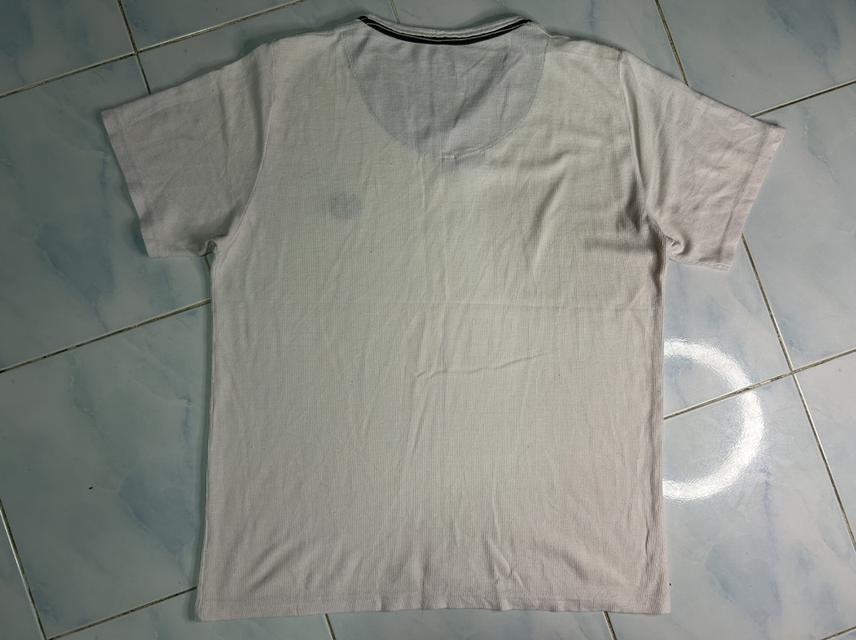 👕 [Minimal Archive] Marisa V-Neck Ribbed Tee – งานปักวินเทจ ดีเทลจัดเต็ม รูปที่ 2