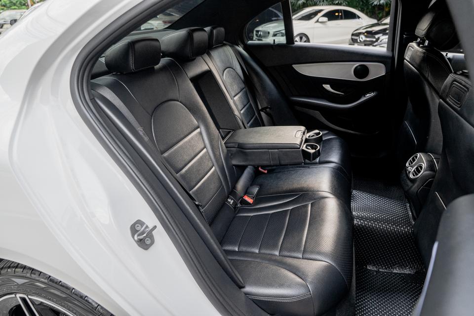 “Mercedes-Benz C300e AMG Sport Plug-in Hybrid” ปี 2021 6