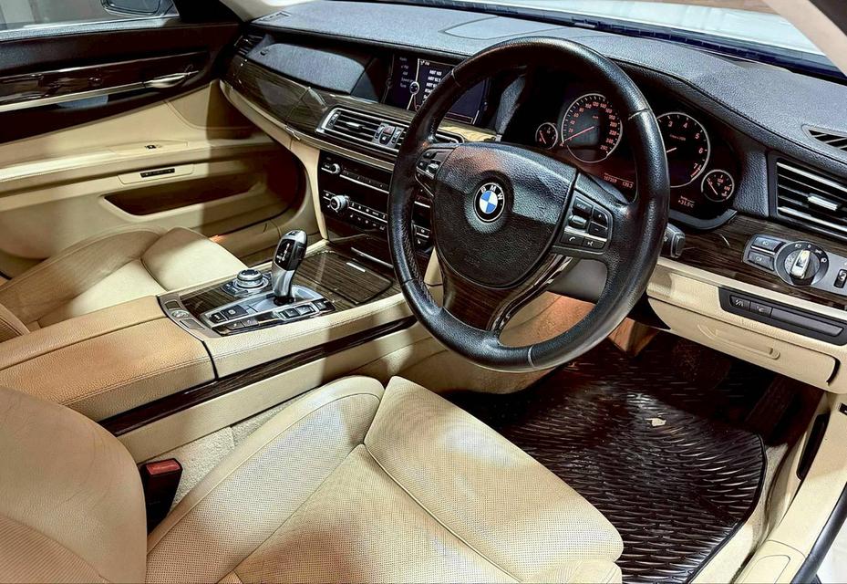 BMW 740Li (F02) ปี 2009 รูปที่ 7