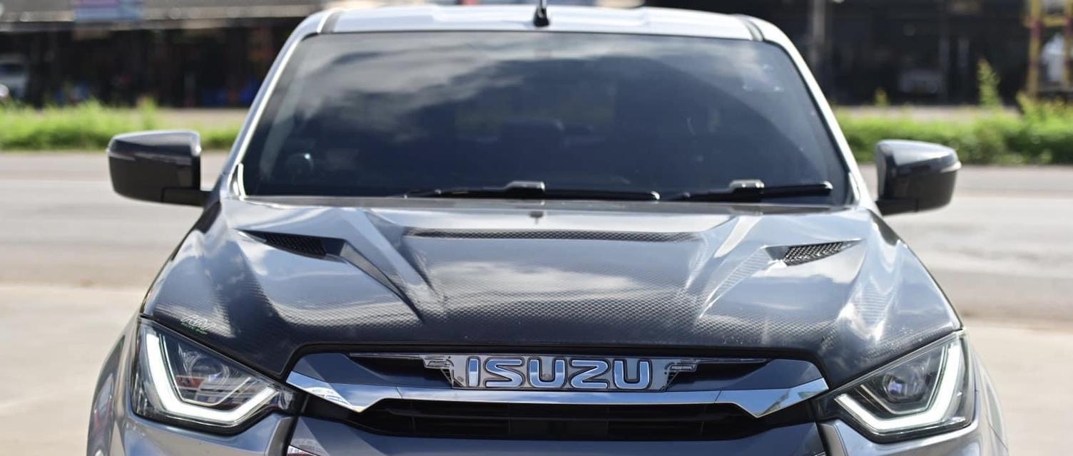  ฝากระโปรงคาร์บอน KM