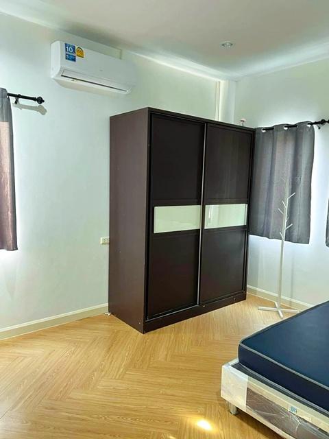 ให้เช่าบ้าน หลังมุม 2ชั้น 2นอน 2 น้ำ28 ตร.วา. พร้อมเฟอร์ฯ ตลาดไท 3 กม. ม.กรุงเทพ 900 ม. เครื่องซักผ้า ฟิวเจอร์พาร์ค รังส 7