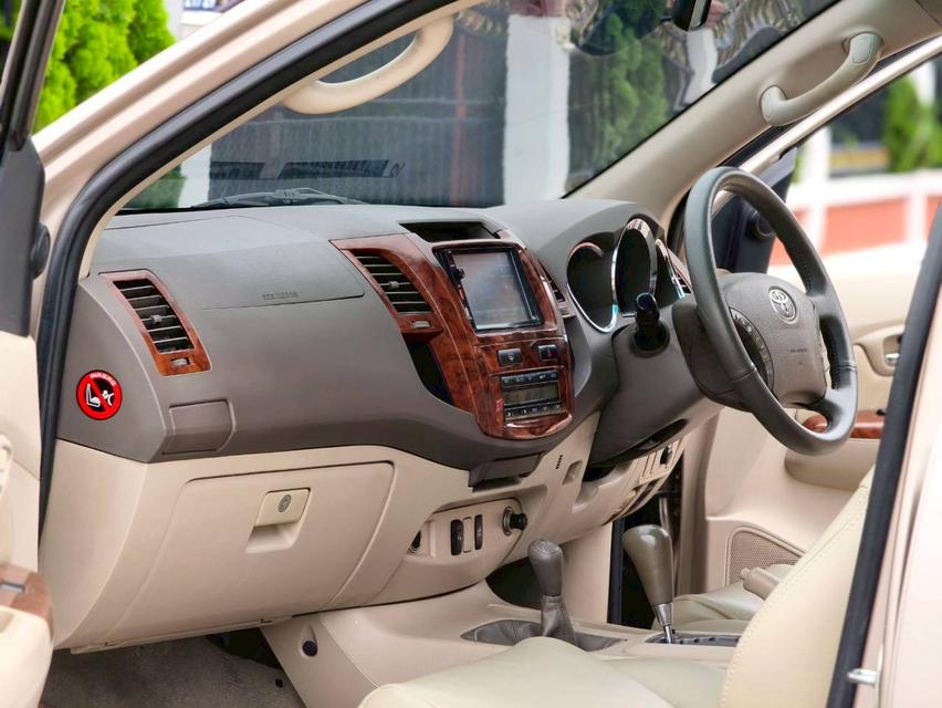 Toyota fortuner 3.0 v 4wd ปี 2006 ตัวท็อป ไมล์น้อย สภาพสวย น็อตเดิม รูปที่ 8