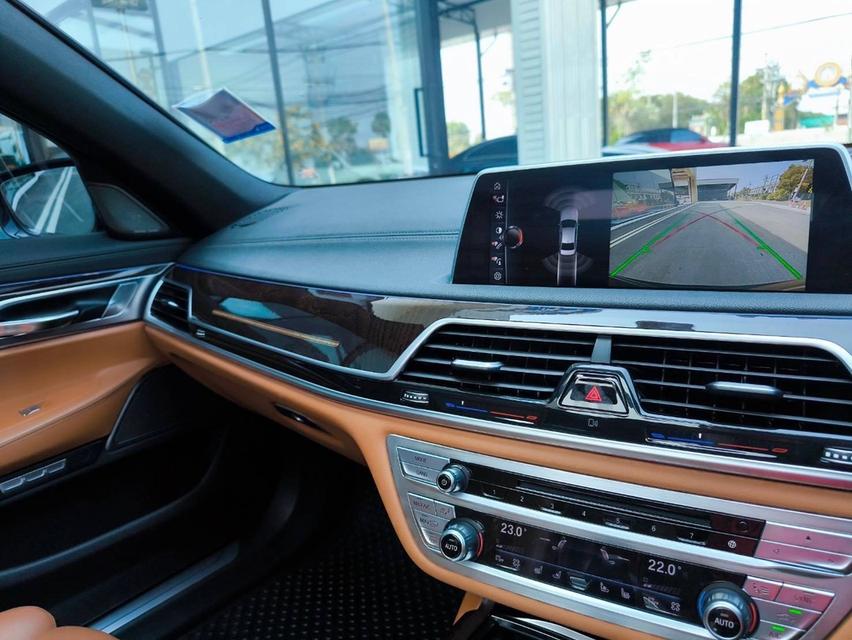 รหัสรถ KPV7414 2017 BMW 740li Limousine สีดำ 9