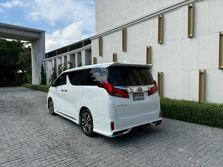 TOYOTA ALPHARD 2.5 SC package 2022 Mileage 47,000 Km. (ยางใหม่ 4 เส้น )