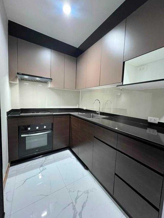 MTR120 ทำเลดีใจกลางเมือง! ให้เช่าทาวน์โฮมหลังมุม สิริเฮ้าส์ รัชดา 18 ใกล้ MRT ห้วยขวาง/สุทธิสาร และรถไฟฟ้าลาดพร้าว 71 ใกล้โรงเรียน SISB, KIS, Regent 7