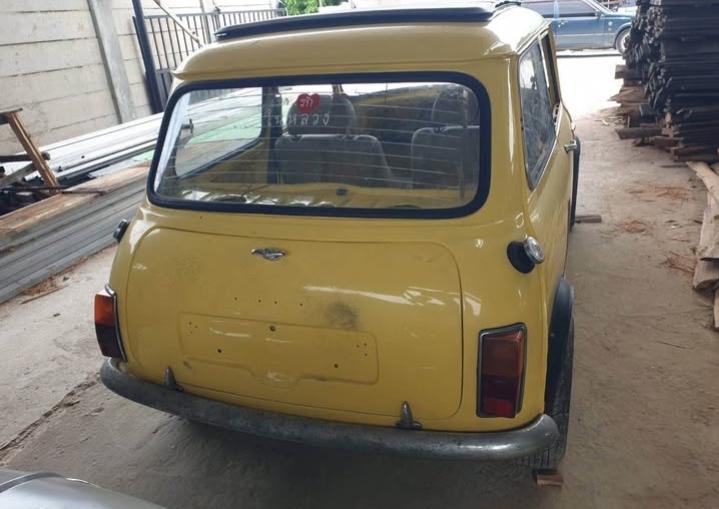 Mini Austin สีเหลือง ปี 1964 9